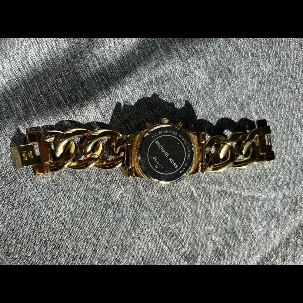 Michael Kors MK 3131 Runway Watch - Picture 4 of 5